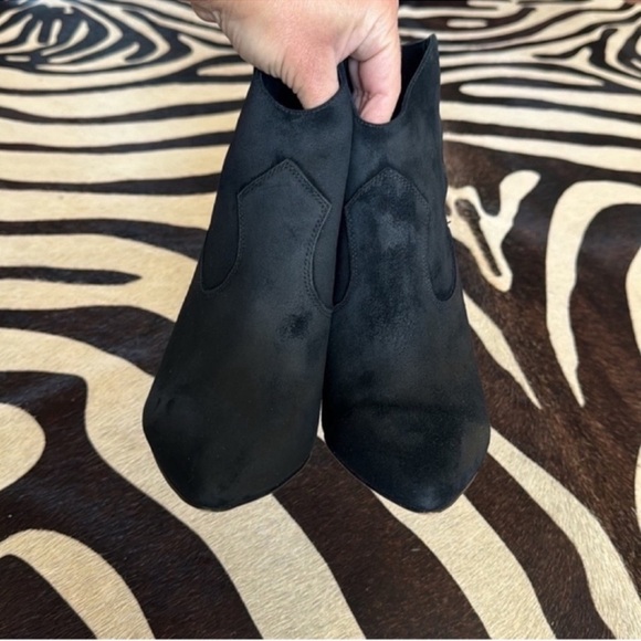 Vince Camuto Movinto Suede Leather Heeled Booties/Boots Sz 9.5 Black Pointy Toe - Picture 5 of 11